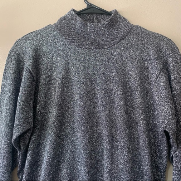 Vintage Metallic Silver Long Sleeve Turtle/High Neck Silver Top Size Small - Picture 6 of 10